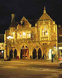 Berkhamsted Town Hall at night